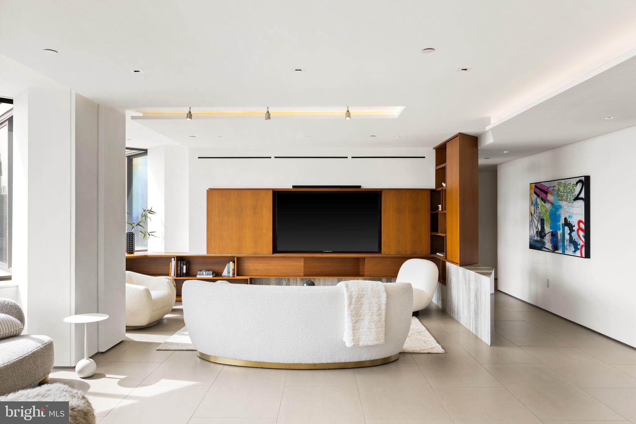 202 W RITTENHOUSE SQUARE 10 2106-2107