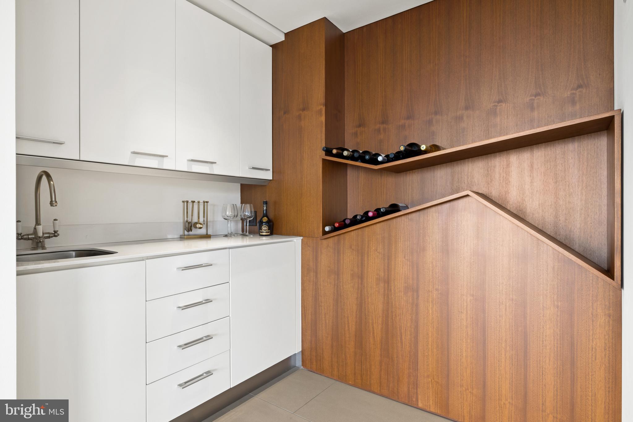 202 W RITTENHOUSE SQUARE 10 2106-2107