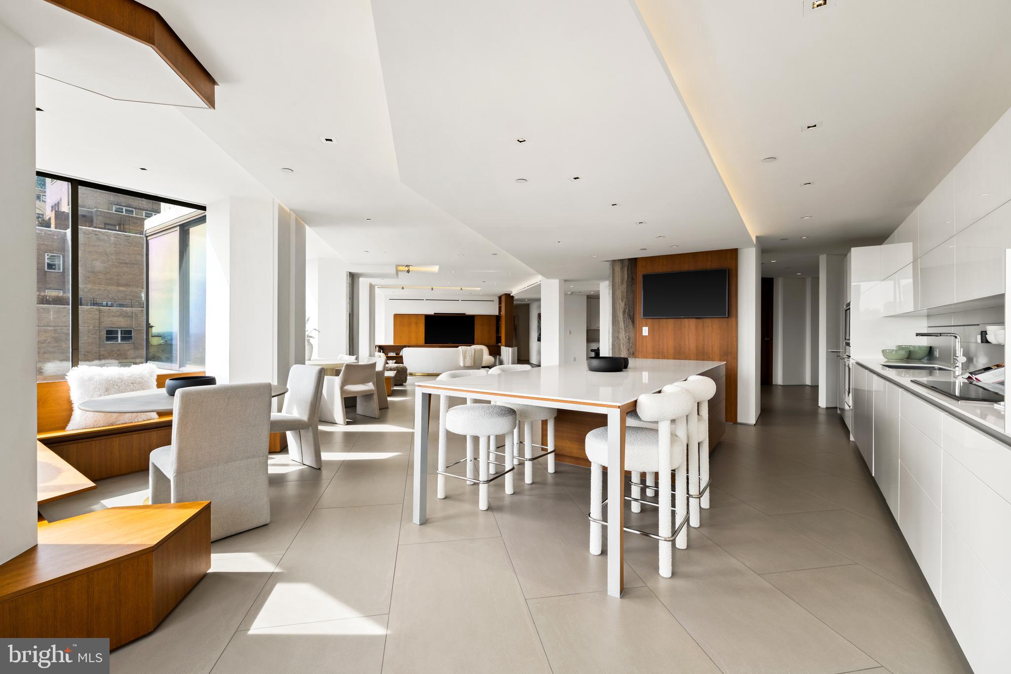 202 W RITTENHOUSE SQUARE 10 2106-2107