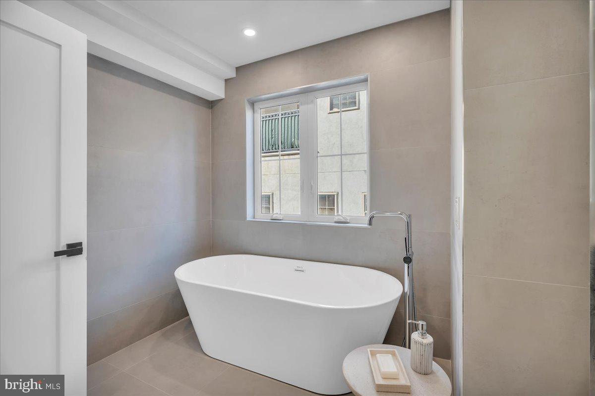 1146 N GALLOWAY STREET