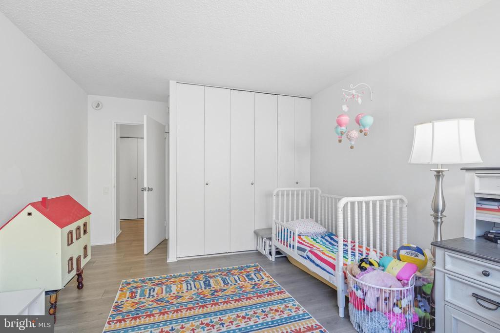 1326 SPRUCE STREET 42 805