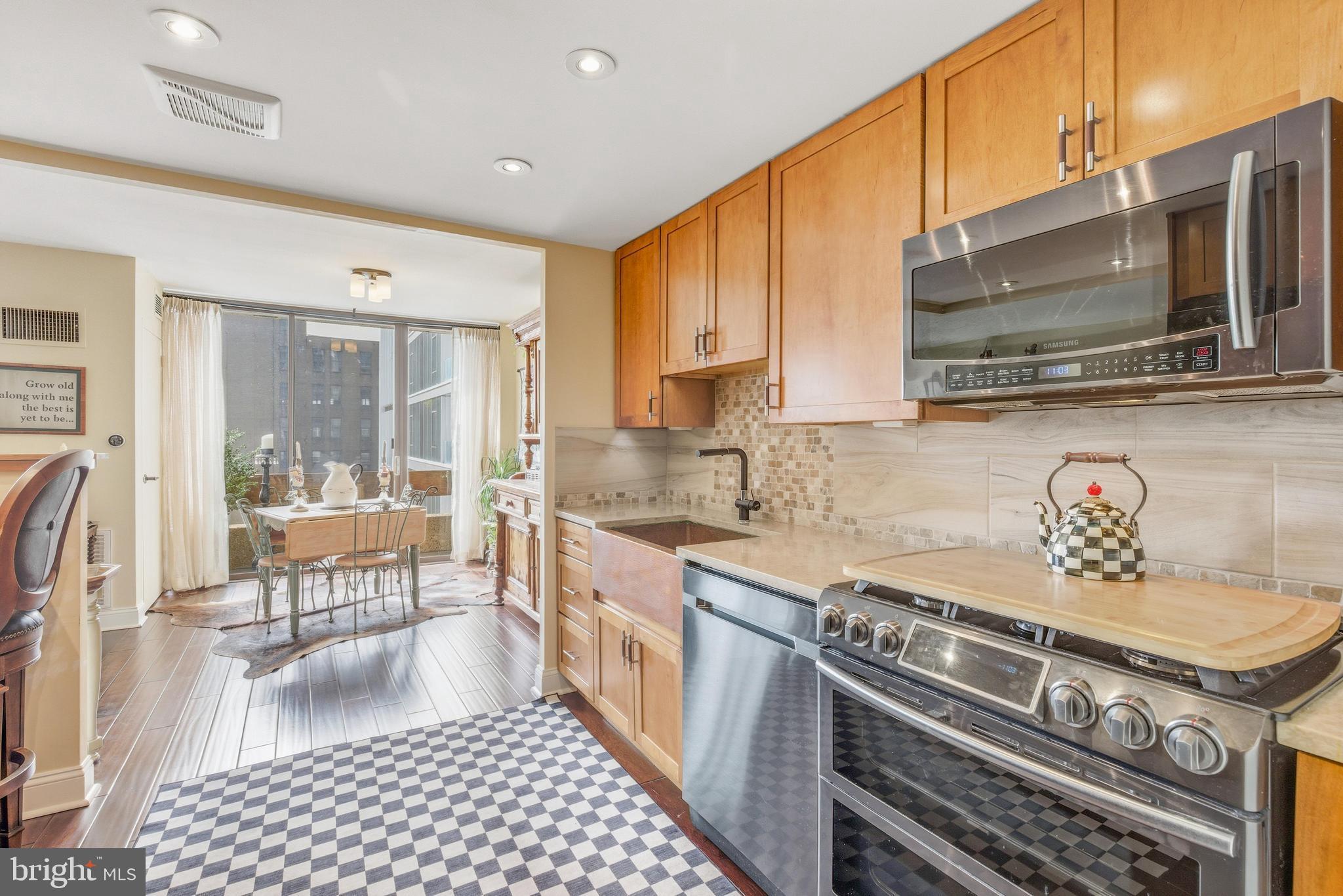 1326 SPRUCE STREET 42 808