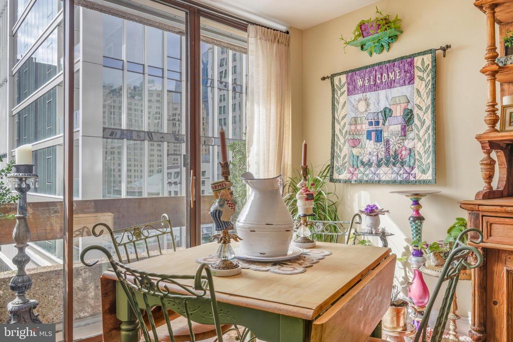 1326 SPRUCE STREET 42 808