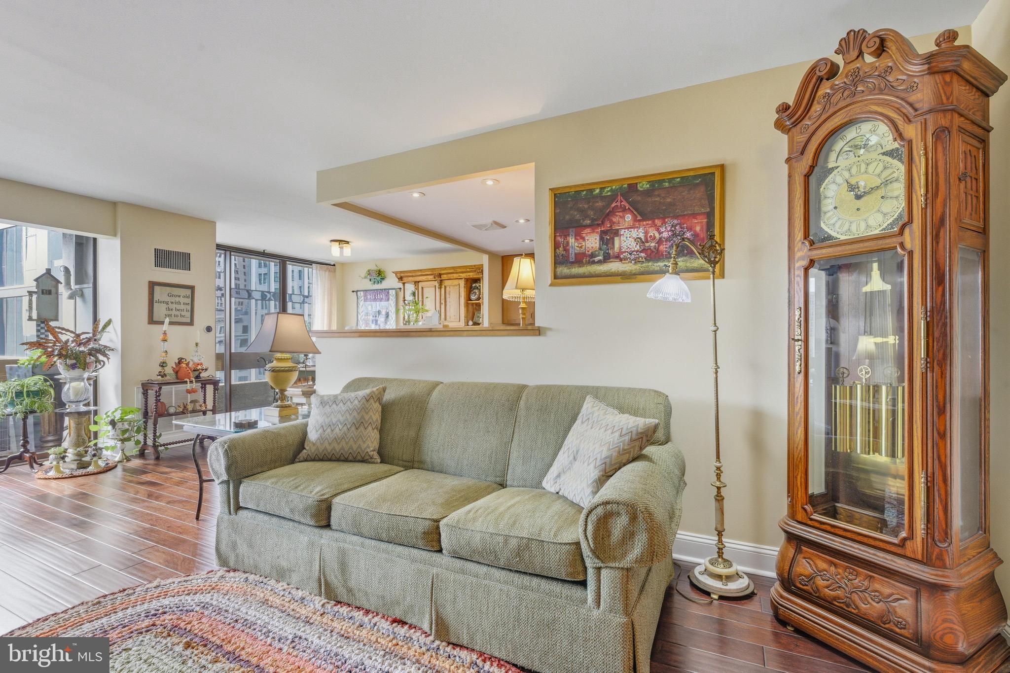 1326 SPRUCE STREET 42 808