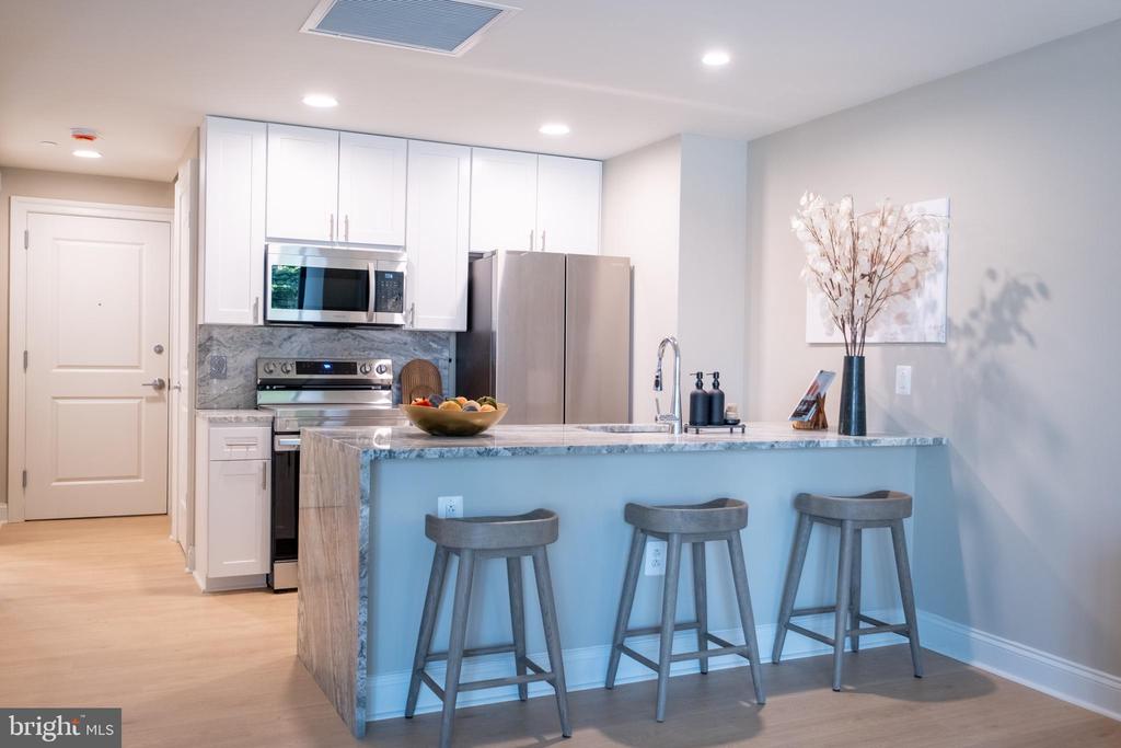 2301 JOHN F KENNEDY BOULEVARD Unit: 205