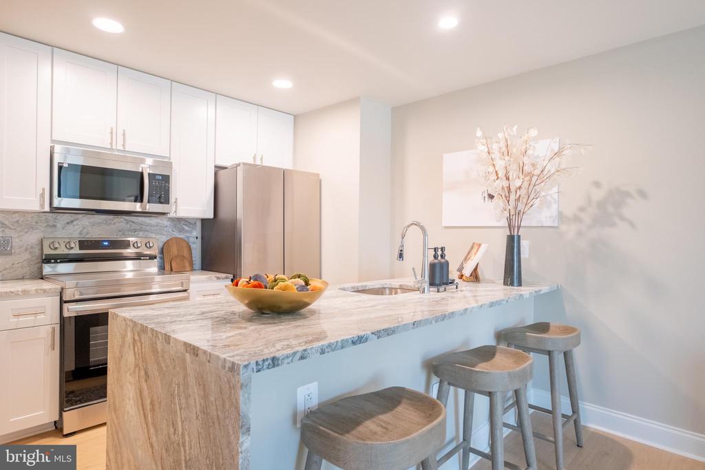2301 JOHN F KENNEDY BOULEVARD Unit: 205