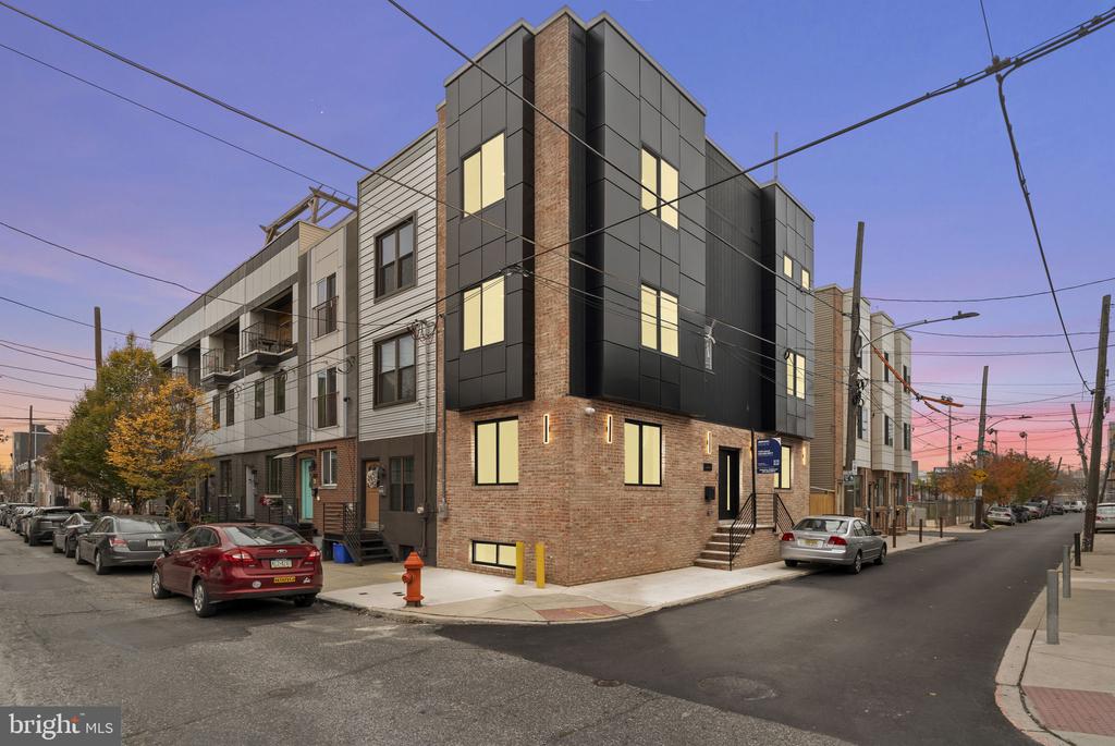 2619 CEDAR STREET