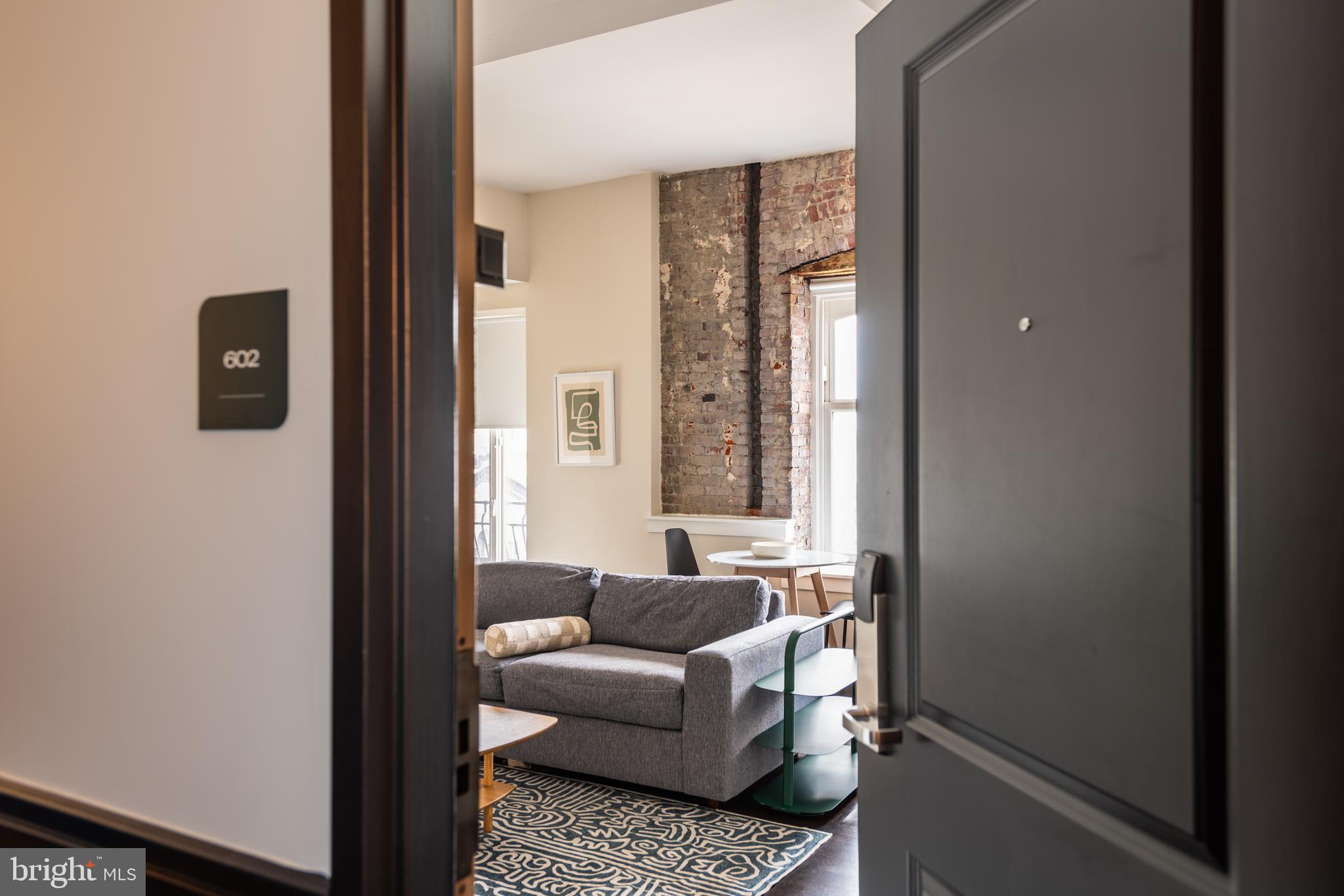 699 N BROAD STREET 1002