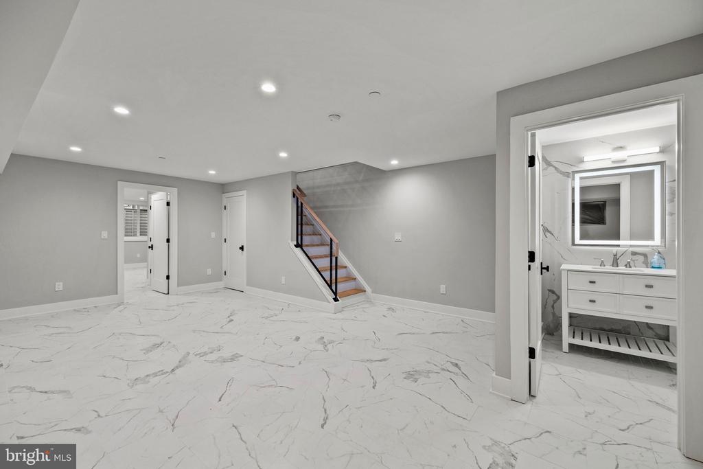 513 SALMON STREET