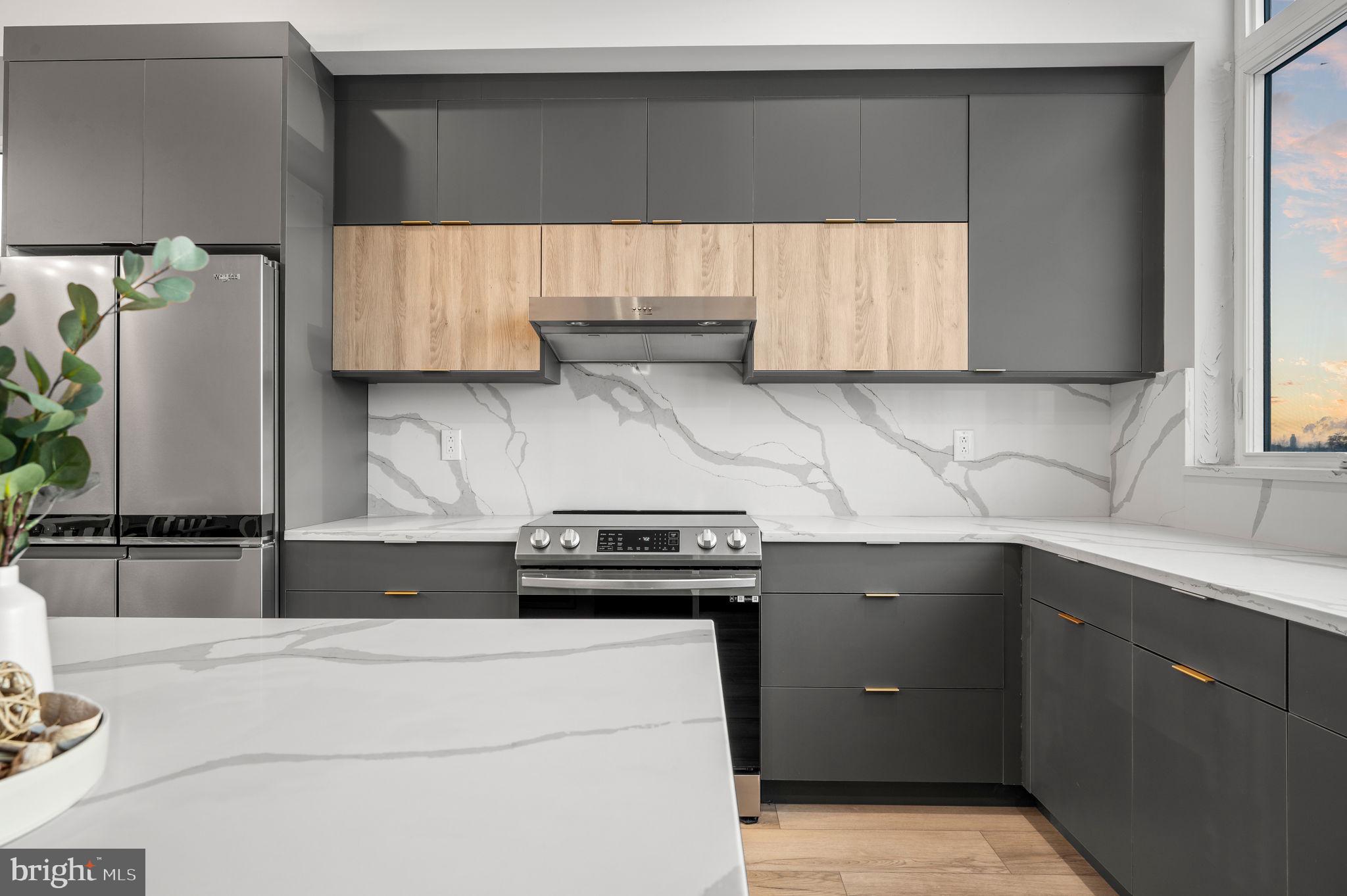 2201 E SOMERSET STREET B4 UPPER