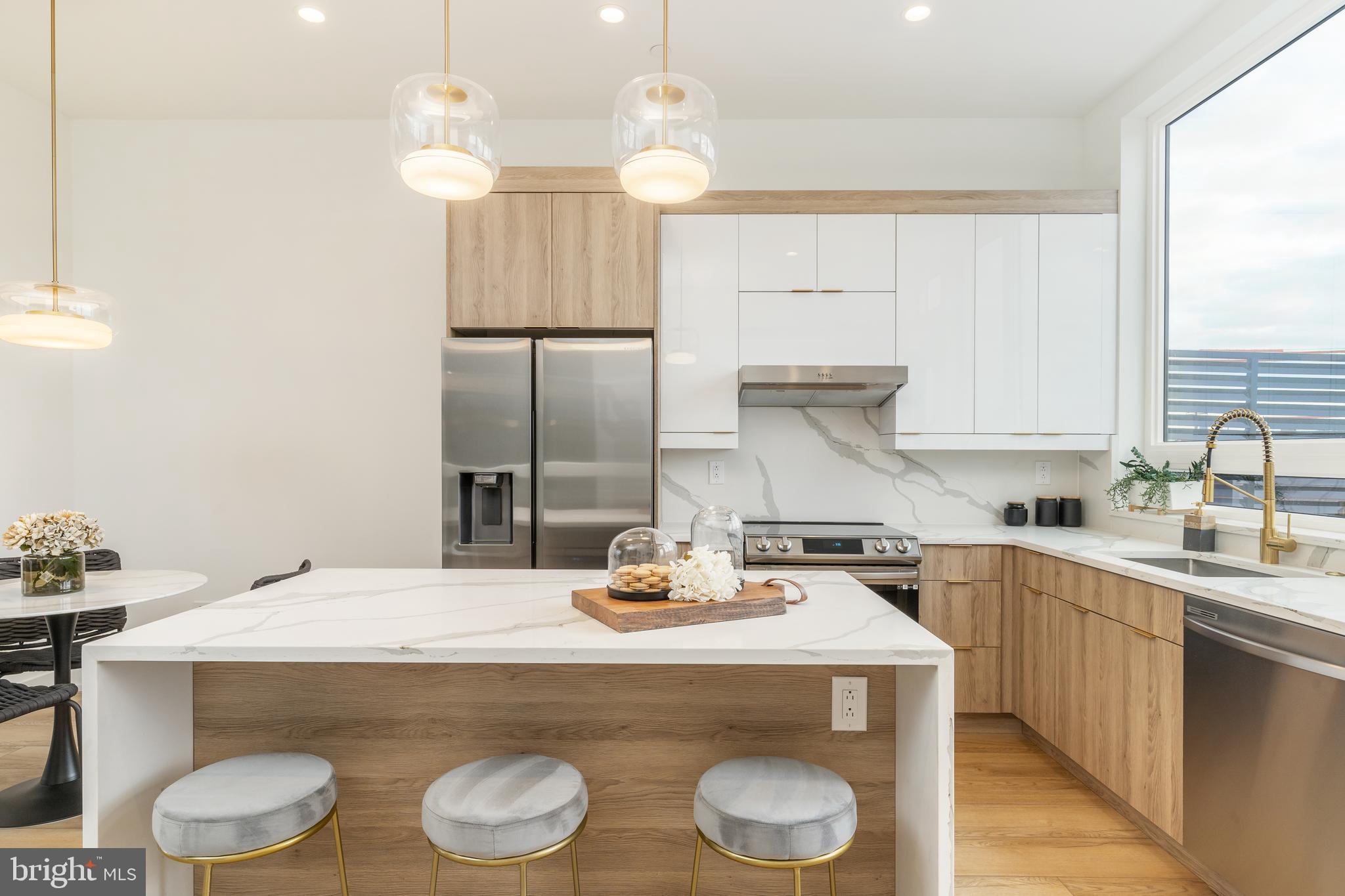 2201 E SOMERSET STREET A 22