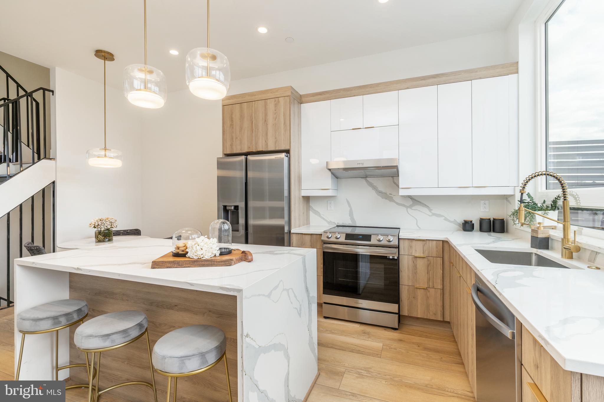 2201 E SOMERSET STREET A 22