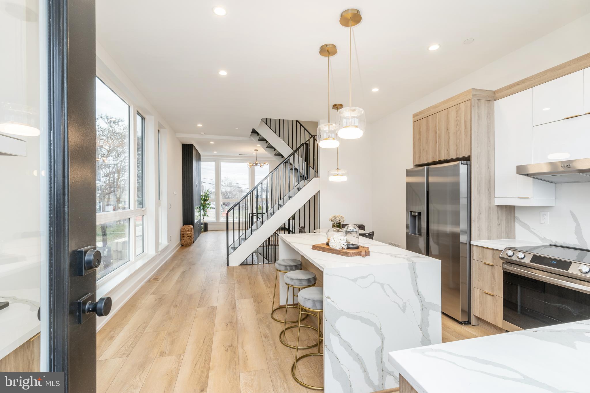 2201 E SOMERSET STREET A 22