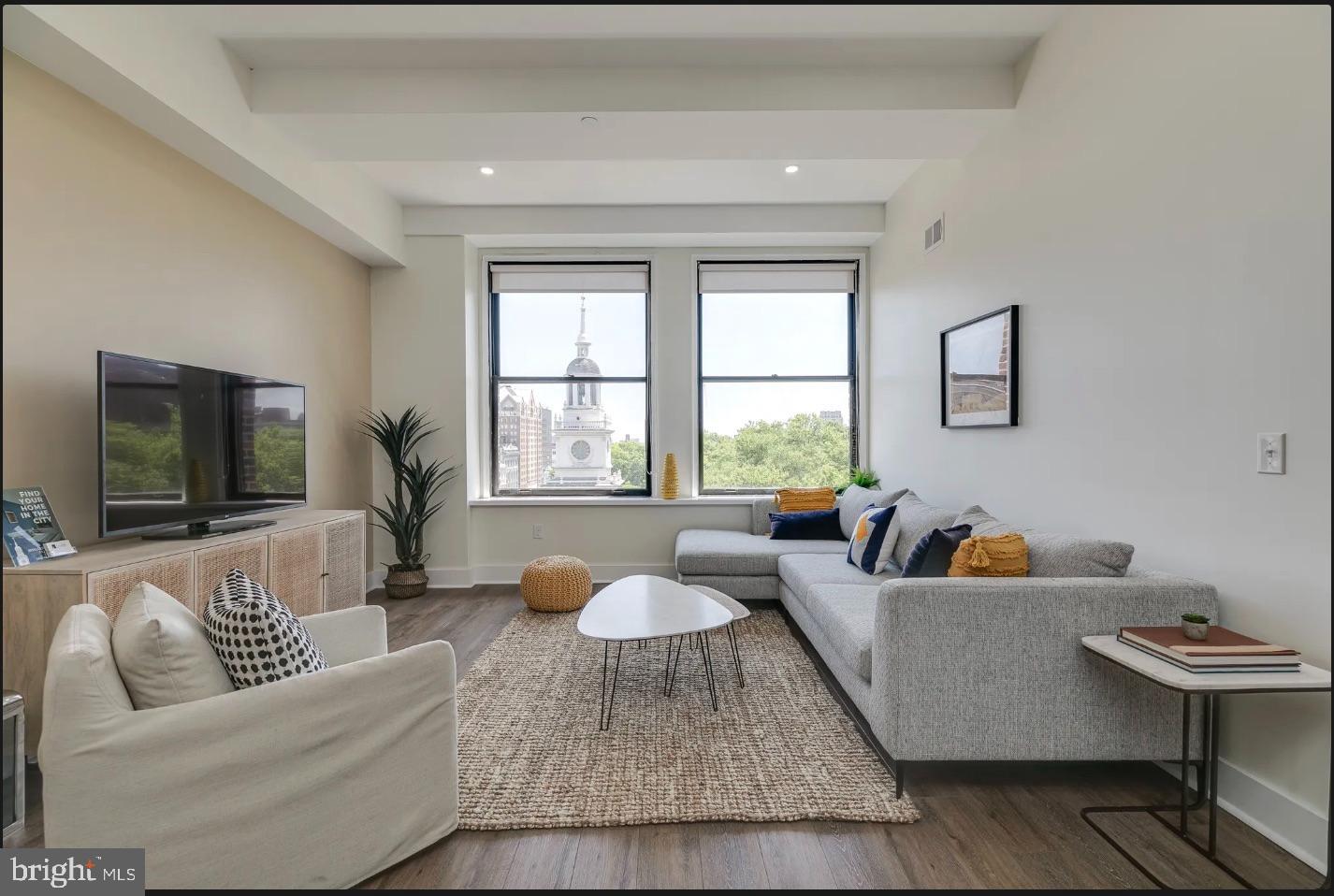 150 S INDEPENDENCE MALL W 1011