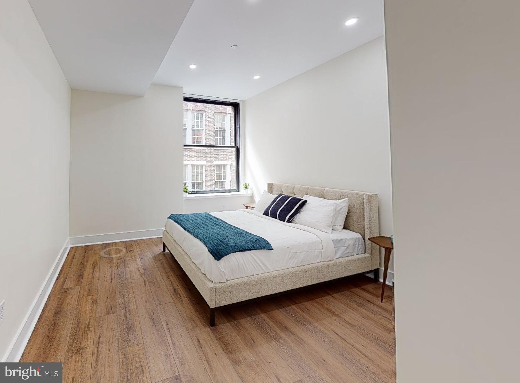 150 S INDEPENDENCE MALL W 1011