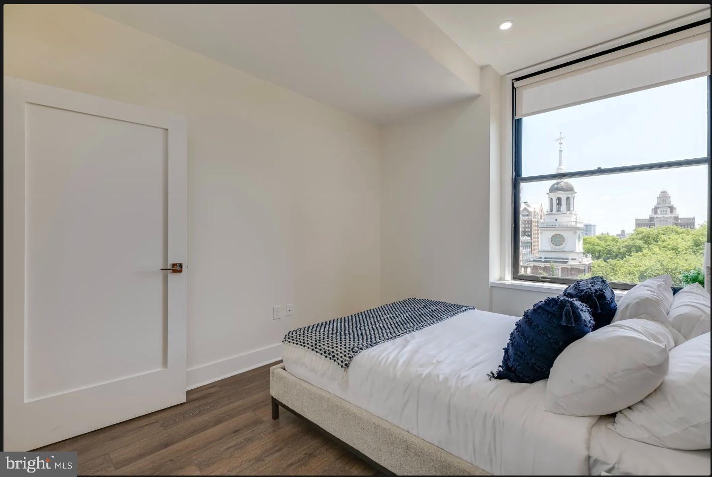 150 S INDEPENDENCE MALL W 1011