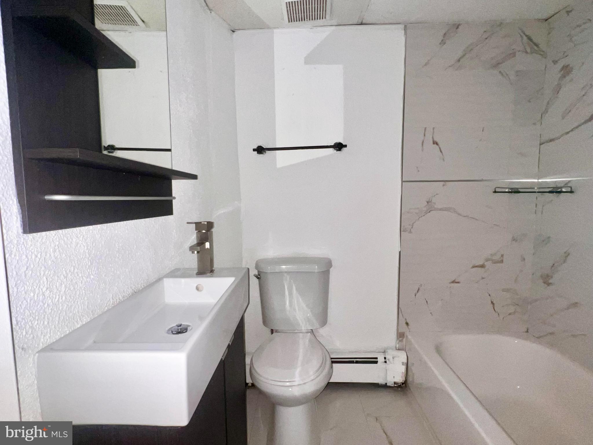 1247 SHACKAMAXON STREET 2R