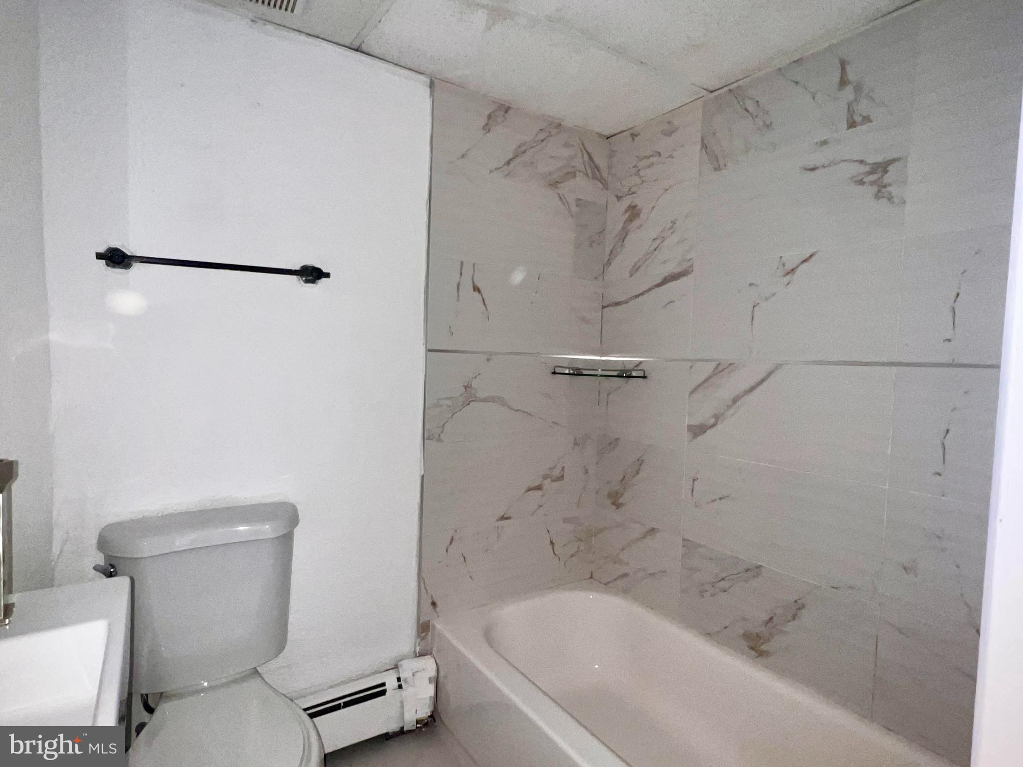 1247 SHACKAMAXON STREET 2R