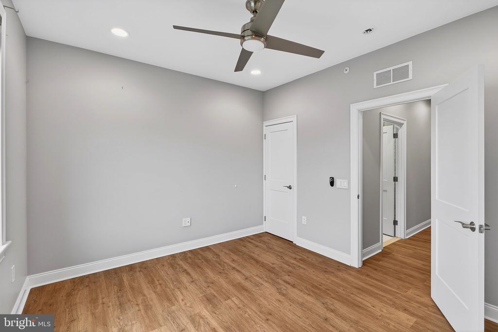 2528 E ALBERT