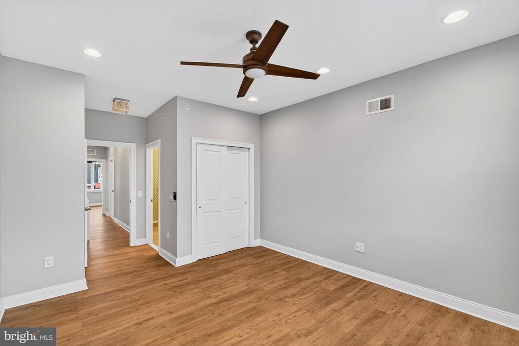 2528 E ALBERT