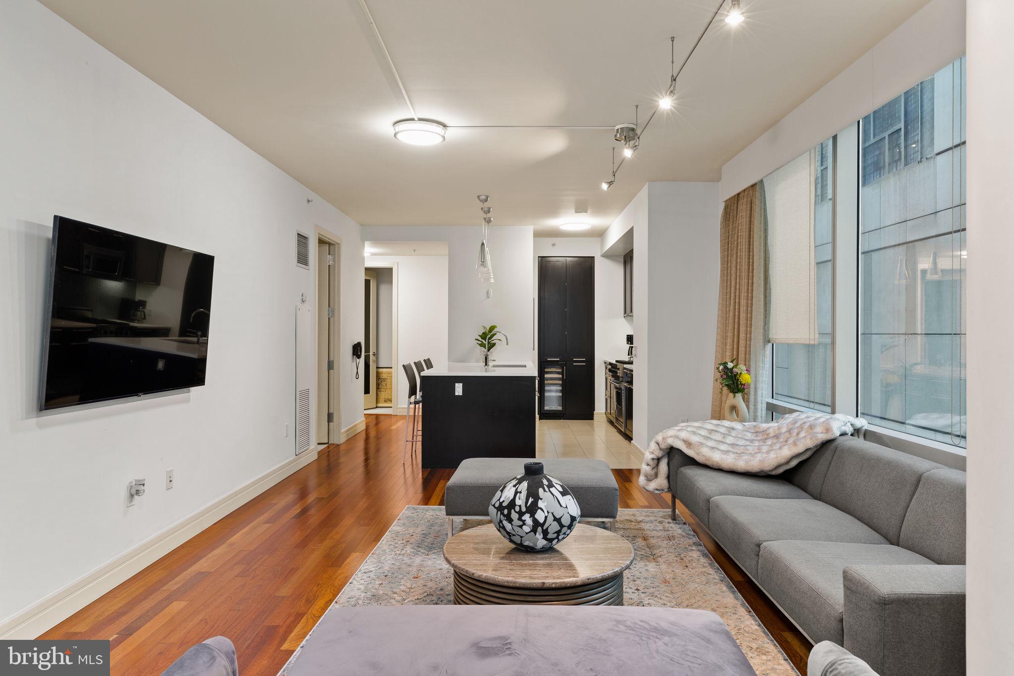 1414 S PENN SQUARE 6H