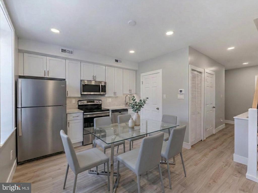 672 N 19TH STREET 2ND FL