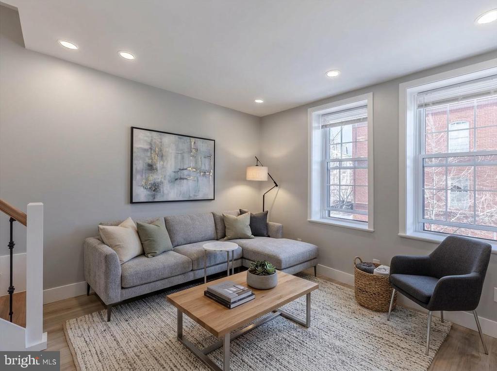 672 N 19TH STREET 2ND FL