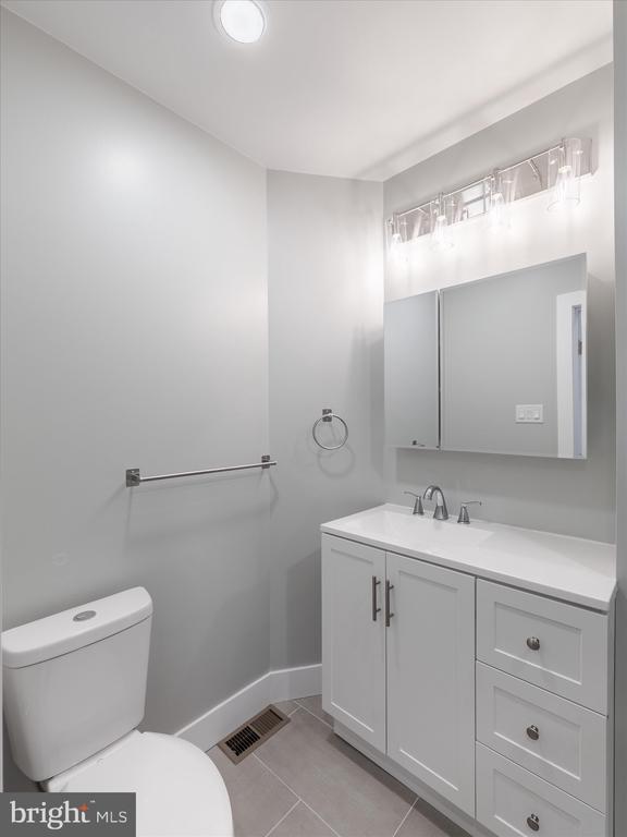 672 N 19TH STREET 2ND FL