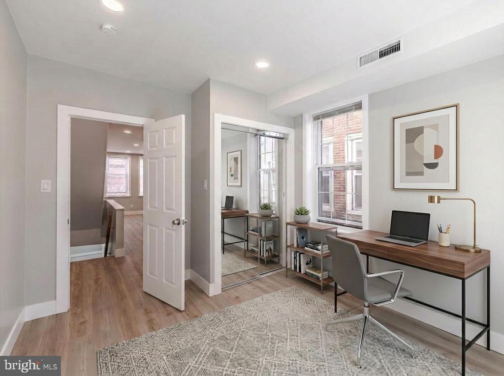 672 N 19TH STREET 2ND FL