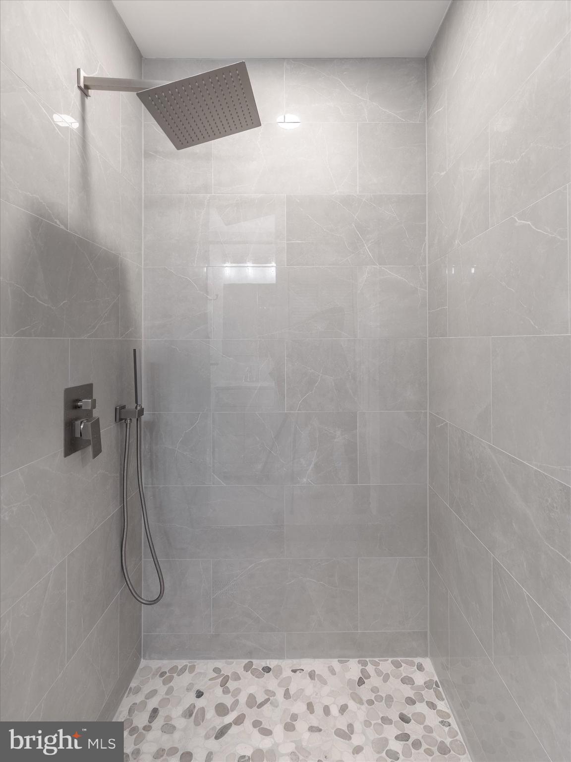 672 N 19TH STREET 2ND FL