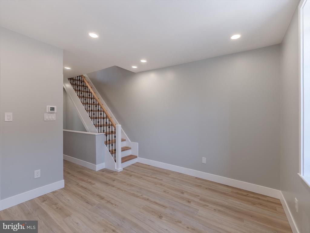 672 N 19TH STREET 2ND FL