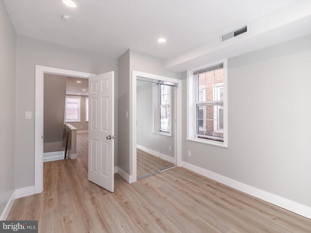 672 N 19TH STREET 2ND FL