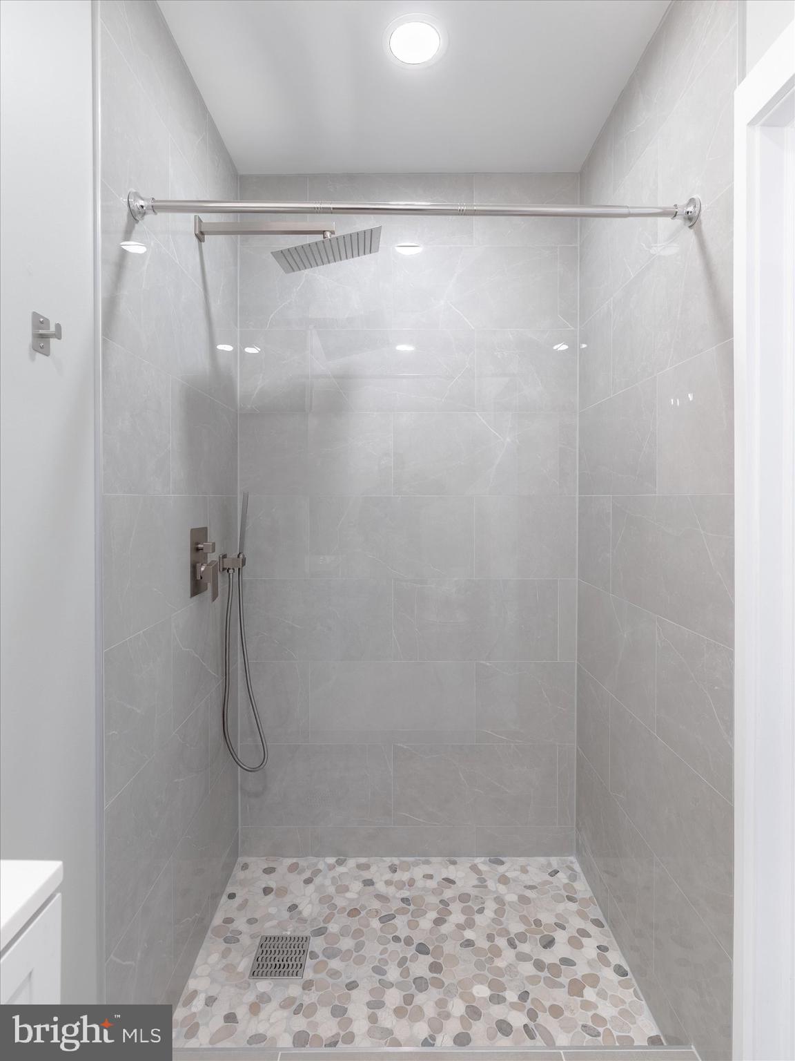 672 N 19TH STREET 2ND FL