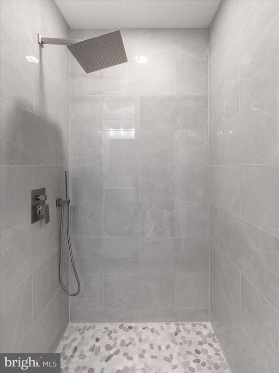 672 N 19TH STREET 2ND FL