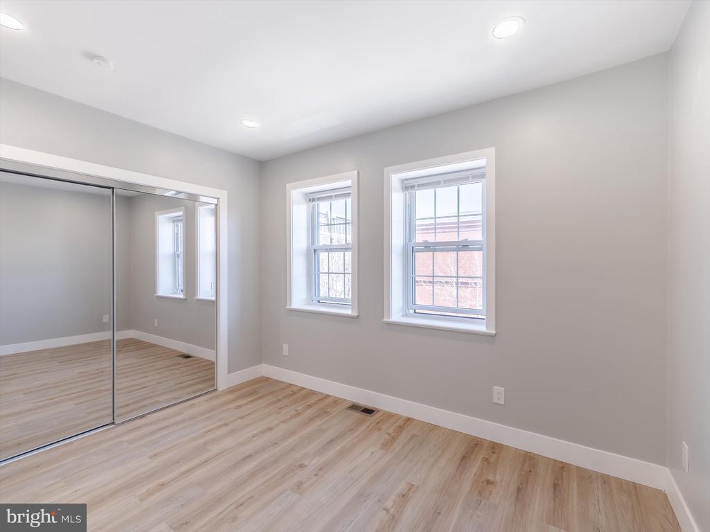 672 N 19TH STREET 2ND FL
