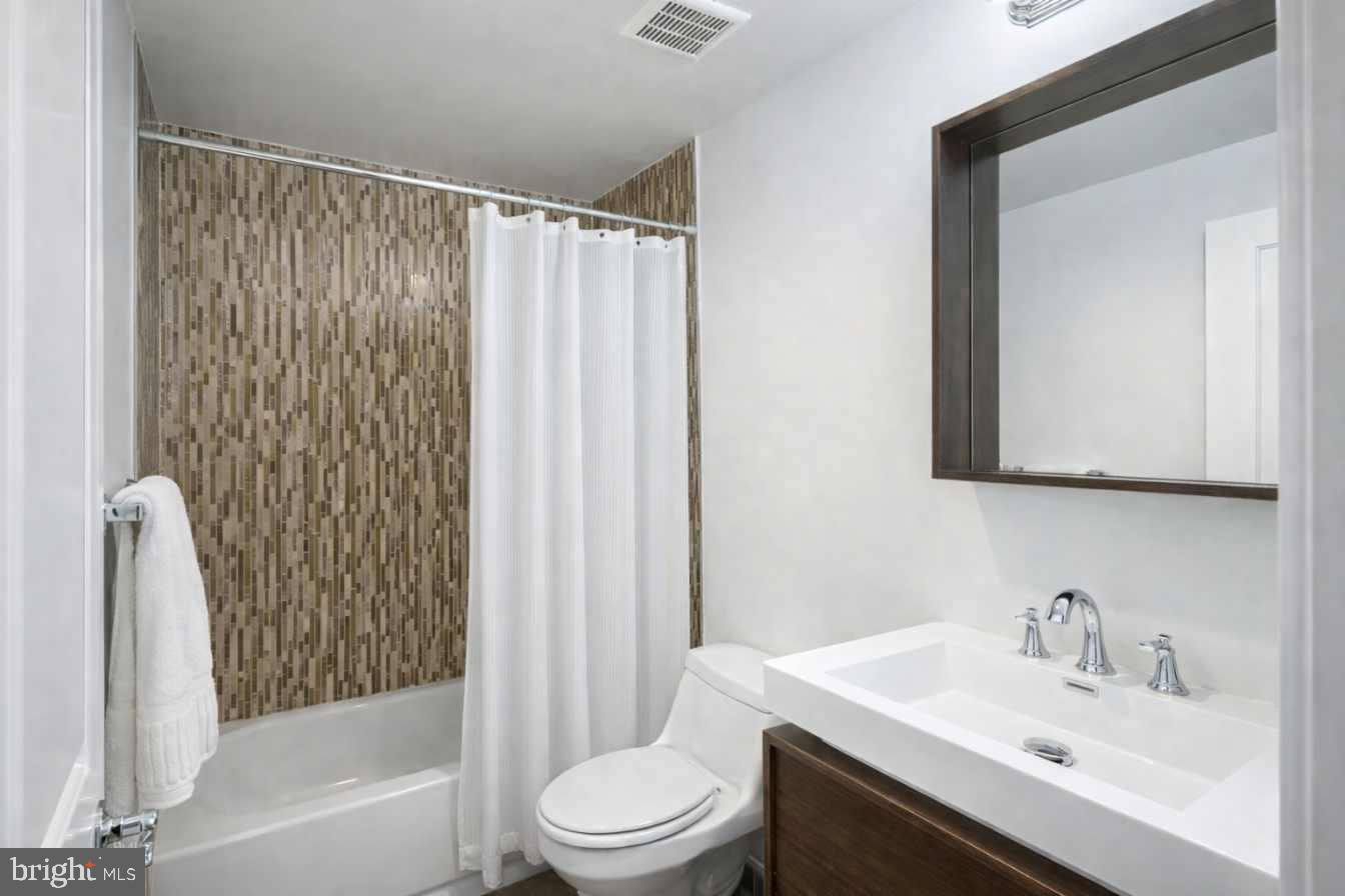 2549 GRAYS FERRY AVENUE A