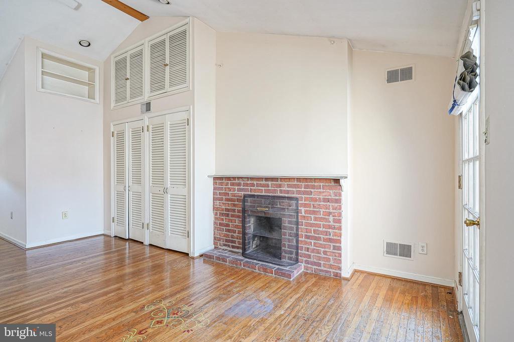 522 S 24TH STREET