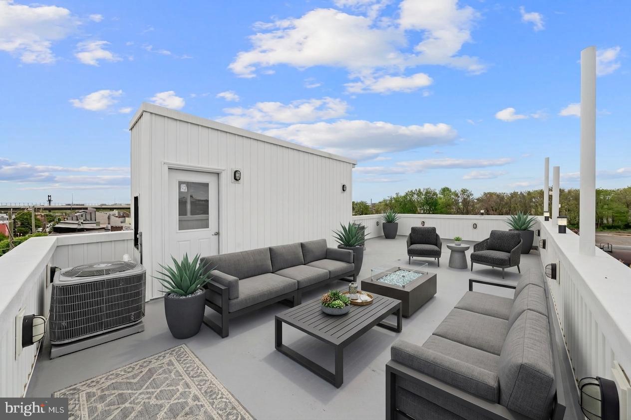 2552 SOMERSET STREET