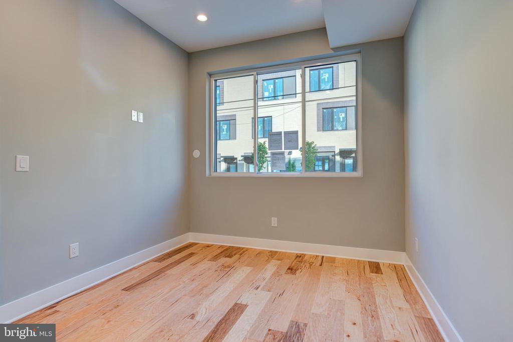 298 DELMAR STREET