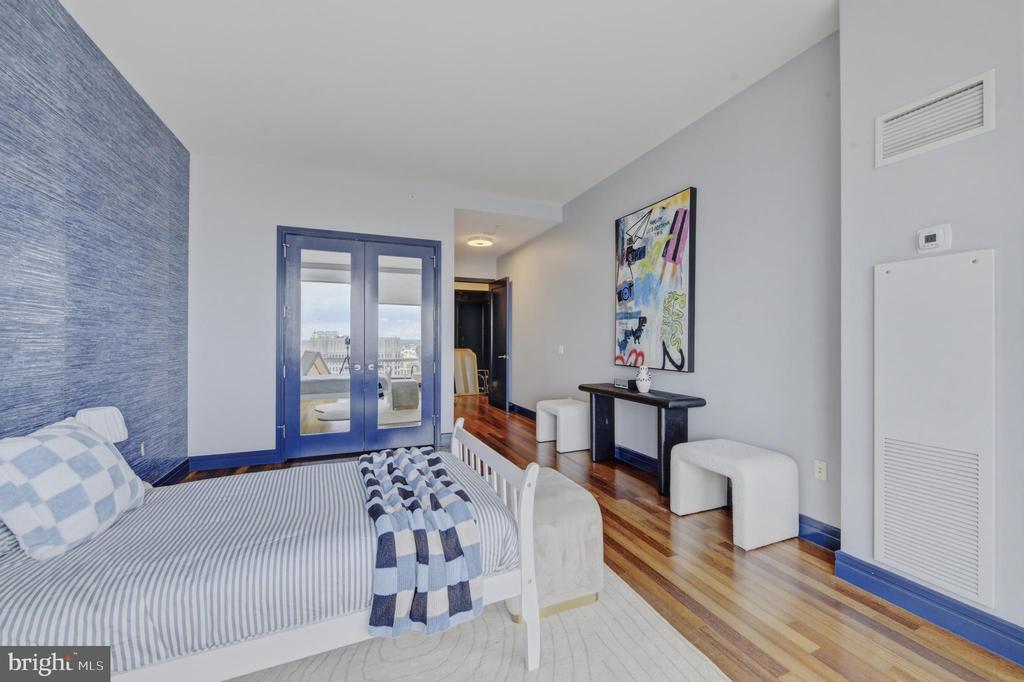 1414 S PENN SQUARE Unit: 27CDE