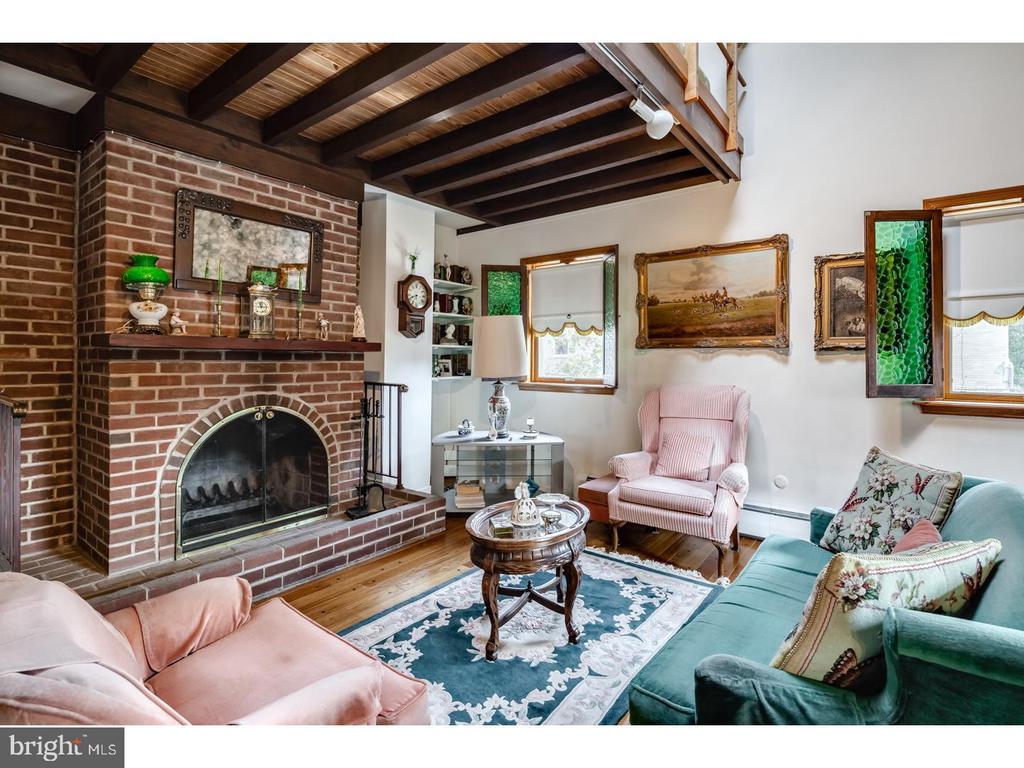 626 S 7TH STREET