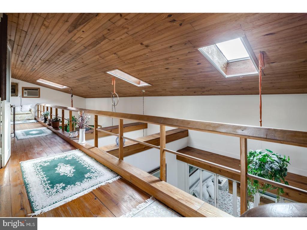 626 S 7TH STREET