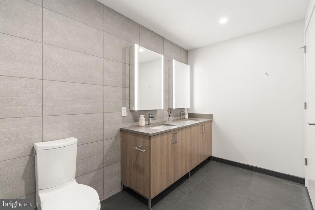 210 S 12TH STREET Unit: PH2A
