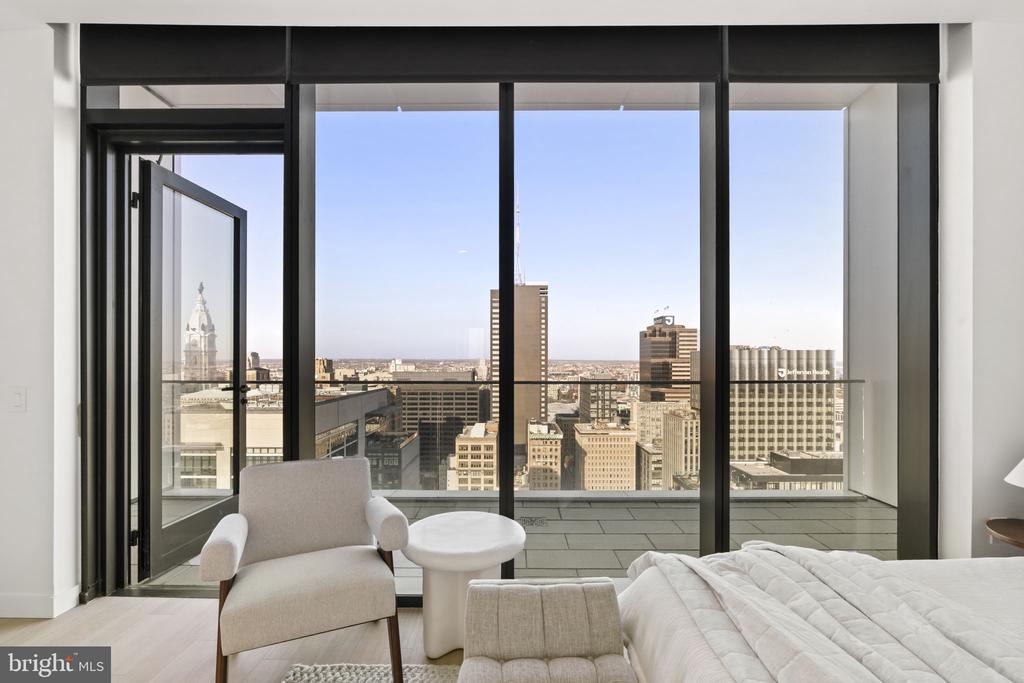 210 S 12TH STREET Unit: PH2A