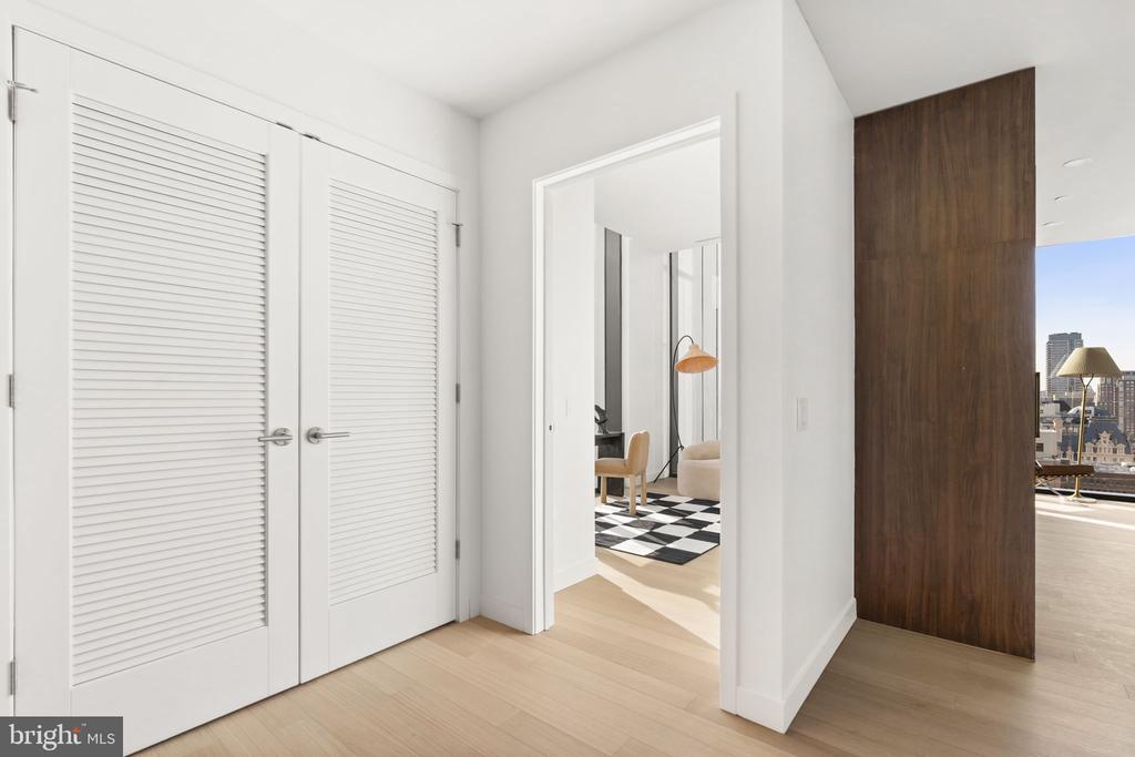 210 S 12TH STREET Unit: PH2A
