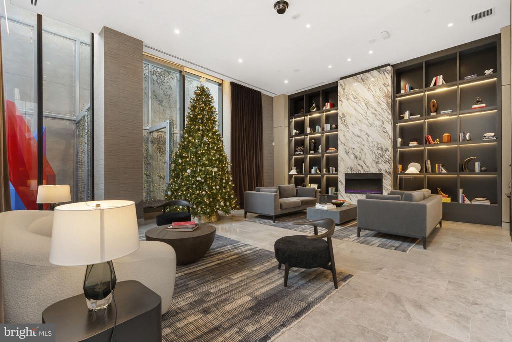 210 S 12TH STREET Unit: PH2A