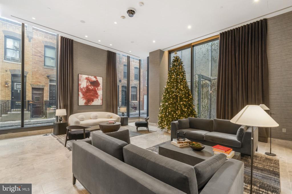 210 S 12TH STREET Unit: PH2A