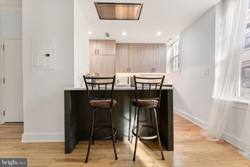 242 S 13TH STREET Unit: E