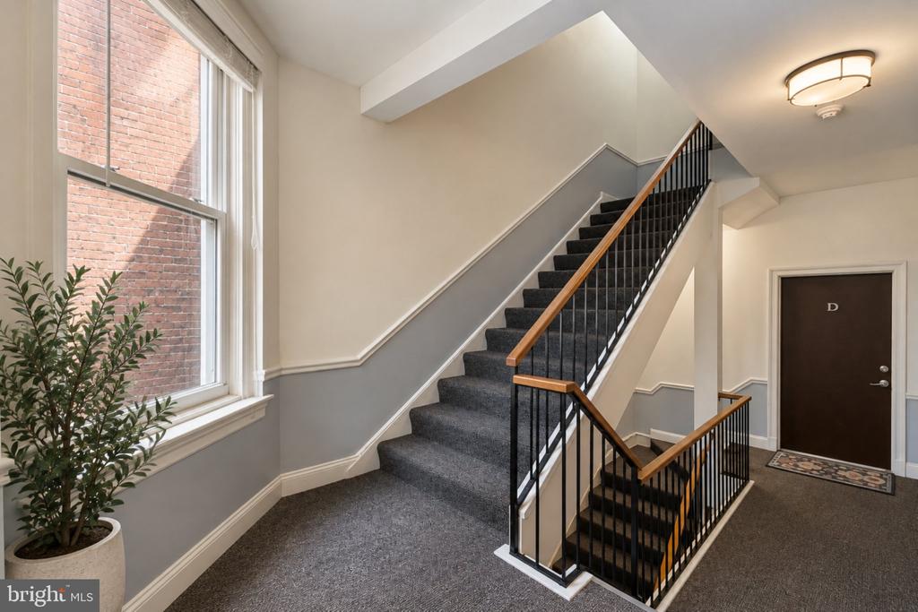 242 S 13TH STREET Unit: E