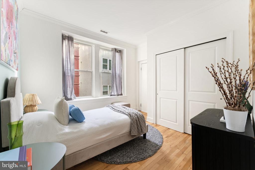 242 S 13TH STREET Unit: E